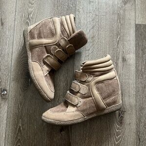 SM New York, Tan Canvas & Faux Suede Wedge Sneaker size 10
